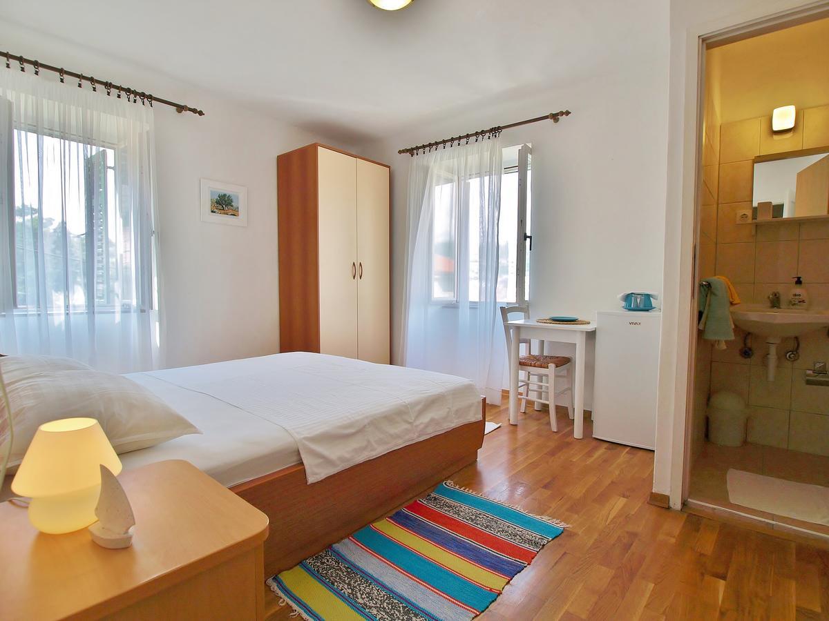 Rooms And Studio Old Town Раб Екстер'єр фото